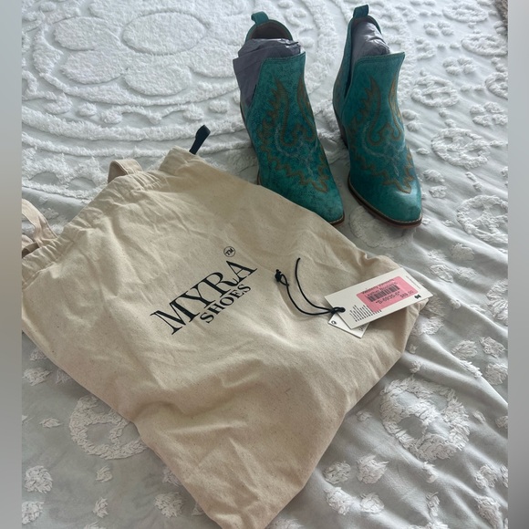 NWT and Bag Myra Westerly Western Turquoise Booties - Picture 2 of 6